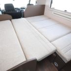 ダインネットのシートは1820mm×1720mmのベッドへ