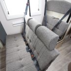 セカンドシートは前向乗車可能