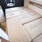 シートマットとサブマットを展開することでフロア全面がベッドへ。